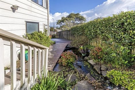 Photo of property in 27 Hale Crescent, Bayview, Auckland, 0629