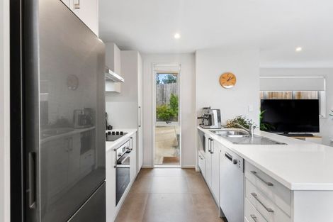 Photo of property in 6a Kotahi Road, Mount Wellington, Auckland, 1062