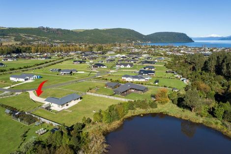 Photo of property in 6 Kanuka Grove, Kinloch, Taupo, 3377