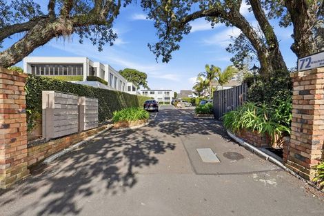 Photo of property in 19/72 Kitchener Road, Milford, Auckland, 0620