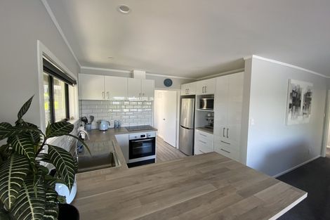 Photo of property in 2/10 Coroglen Avenue, Birkenhead, Auckland, 0626