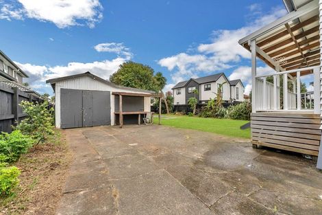 Photo of property in 41 Wairau Avenue, Avondale, Auckland, 1026