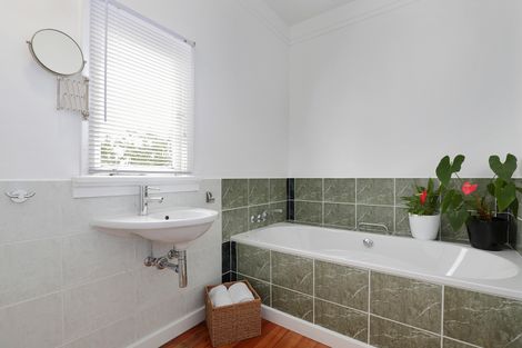 Photo of property in 84 Kenrick Street, Te Aroha, 3320