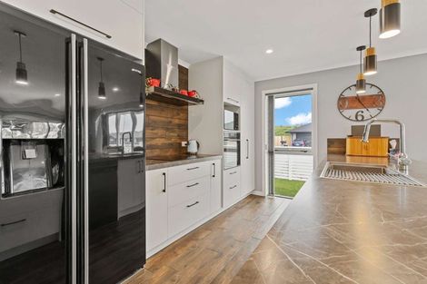 Photo of property in 6 Kuakua Close, Papamoa Beach, Papamoa, 3118