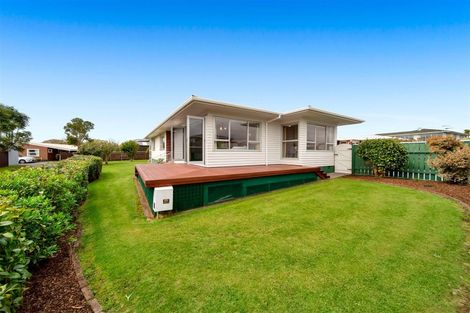 Photo of property in 43 Nevada Drive, Merrilands, New Plymouth, 4312
