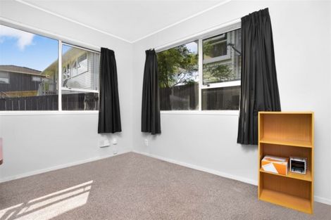 Photo of property in 1/14 Barnfield Place, Glendene, Auckland, 0602