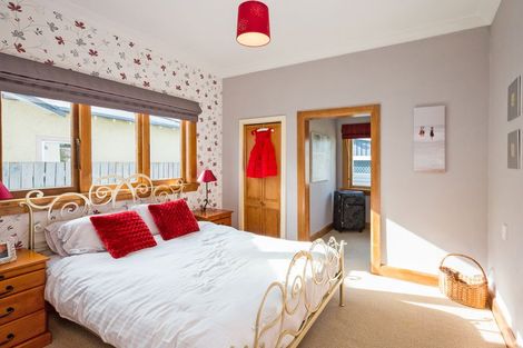 Photo of property in 6 Karaka Street, Hokowhitu, Palmerston North, 4410