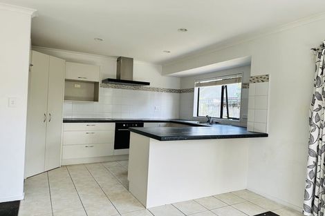 Photo of property in 16 Cathcart Close, Pukekohe, 2120