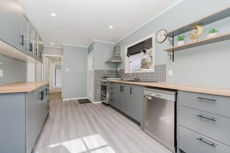 Photo of property in 9 Totara Drive, St Andrews, Hamilton, 3200