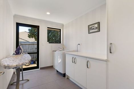 Photo of property in 6 Liberty Grove, Kelvin Grove, Palmerston North, 4414