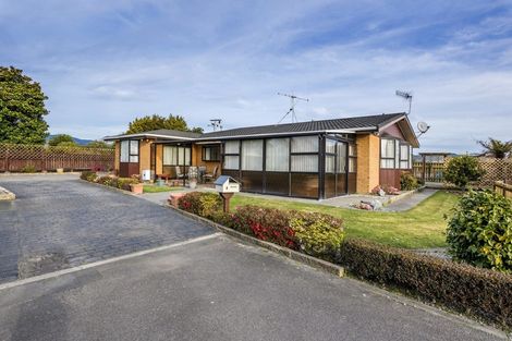 Photo of property in 4 Nikau Place, Otaki, 5512