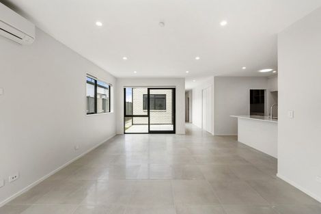 Photo of property in 55 Parkmore Drive, Rosehill, Papakura, 2113