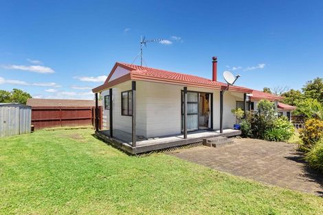 Photo of property in 2/11 Parramatta Place, Botany Downs, Auckland, 2010