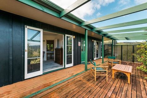 Photo of property in 64 Onetangi Road, Waiheke Island, 1971