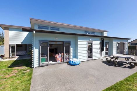 Photo of property in 26 Bluewater Place, Paraparaumu, 5032