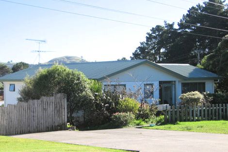 Photo of property in 1 Hillcrest Road, Hatfields Beach, Orewa, 0931