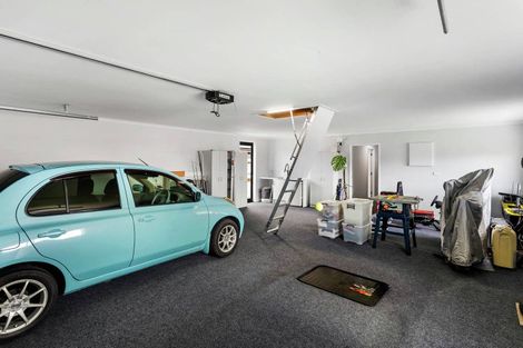 Photo of property in 28 Kerr Crescent, Patumahoe, 2679