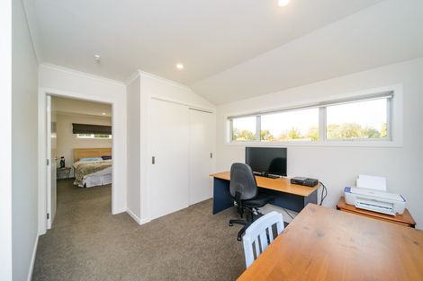 Photo of property in 23a Colombo Street, Hokowhitu, Palmerston North, 4410