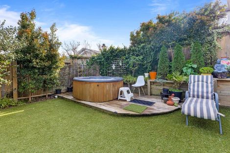 Photo of property in 1/46 Ngataringa Road, Devonport, Auckland, 0624