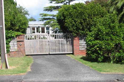 Photo of property in 164 Cliff View Drive, Green Bay, Auckland, 0604