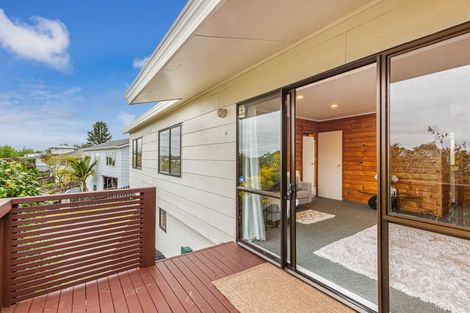 Photo of property in 1/38 Elizabeth Drive, West Harbour, Auckland, 0618