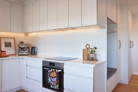 Photo of property in 221 Marine Parade, Seatoun, Wellington, 6022