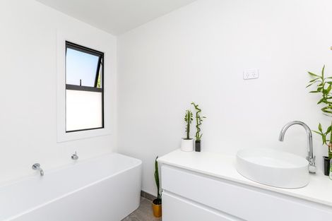 Photo of property in 105 Parklands Avenue, Bell Block, New Plymouth, 4312