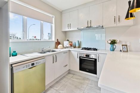 Photo of property in 12 Saddleback Crescent, Papakura, 2110