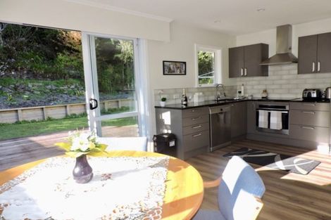 Photo of property in 8 Saint Catherines Terrace, Tawa, Wellington, 5028