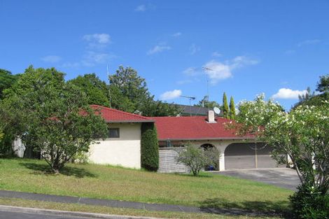 Photo of property in 2 Dianthus Place, Browns Bay, Auckland, 0630