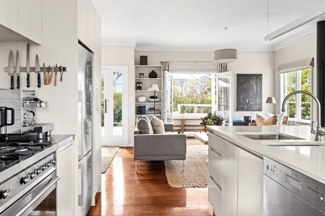 Photo of property in 113a Chaucer Road, Hospital Hill, Napier, 4110