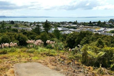 Photo of property in 125 Wade River Road, Stanmore Bay, Whangaparaoa, 0932