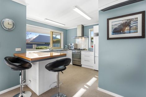 Photo of property in 17 Holly Place, Rangiora, 7400
