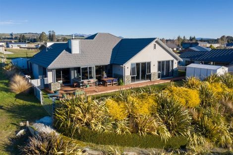 Photo of property in 12 Tawera Place, Te Anau, 9679