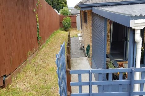 Photo of property in 15 Ashland Place, Weymouth, Auckland, 2103
