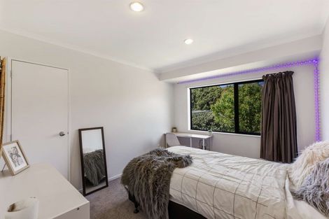 Photo of property in 10 Gleaming Place, Waiuku, 2123