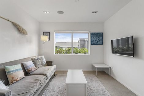 Photo of property in 11 William Bayes Place, Red Beach, 0932