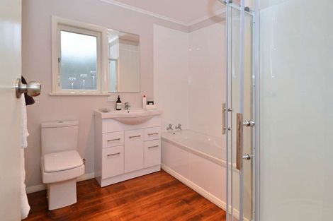 Photo of property in 10 Rollerson Street, Papakura, 2110