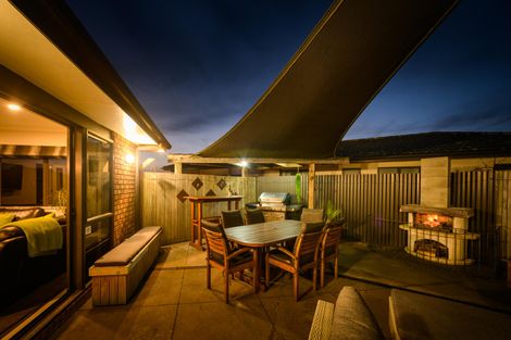 Photo of property in 14 Daniel Place, Kelvin Grove, Palmerston North, 4414
