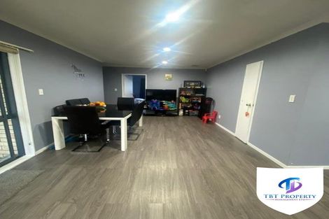 Photo of property in 11 Arrowsmith Drive, Clover Park, Auckland, 2019