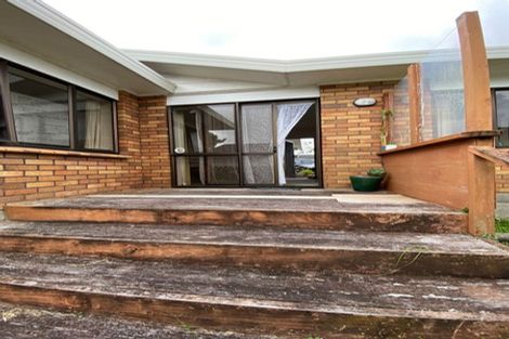 Photo of property in 2/10 Wilisa Rise, Goodwood Heights, Auckland, 2105