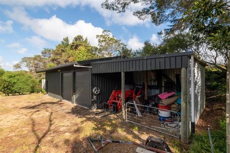 Photo of property in 44 Wintour Road, Waimauku, 0812