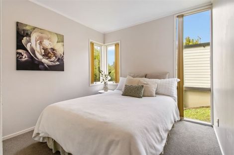 Photo of property in 21 Vienna Place, Birkenhead, Auckland, 0626