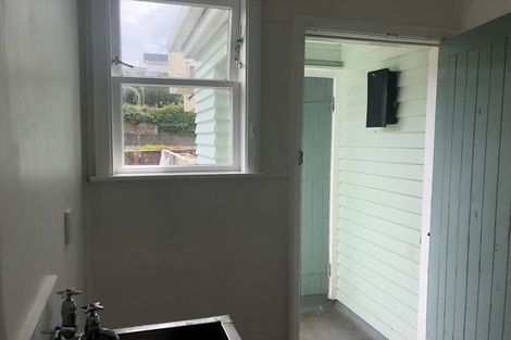 Photo of property in 105 Seatoun Heights Road, Seatoun, Wellington, 6022