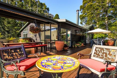 Photo of property in 35 Tanekaha Road, Titirangi, Auckland, 0604