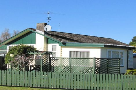 Photo of property in 4 Cooper Place, Papakura, 2110
