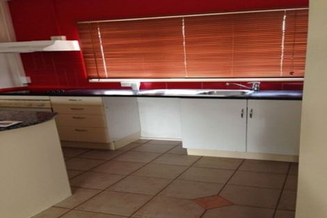 Photo of property in Emery Gardens, 11/4 Ambrico Place, New Lynn, Auckland, 0600