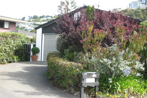 Photo of property in 17 Raekura Place, Redcliffs, Christchurch, 8081