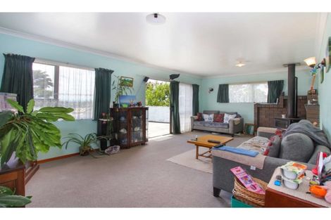 Photo of property in 22 Zingaro Place, Massey, Auckland, 0614