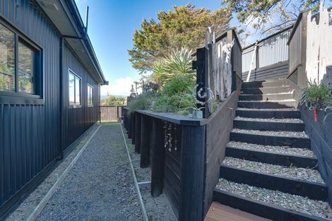 Photo of property in 37 Seagrass Place, Otaki Beach, Otaki, 5512